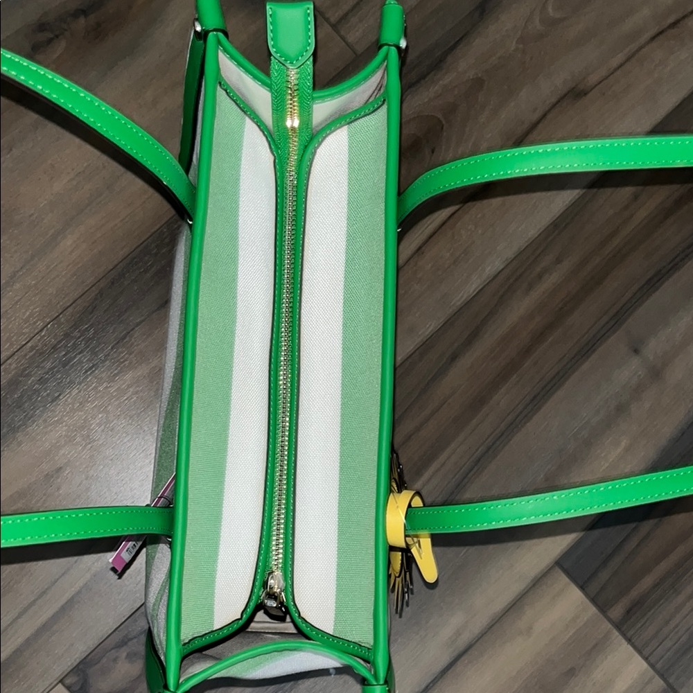 *SOLD* Kate Spade Green and White Cabana Tote - Picture 9 of 12